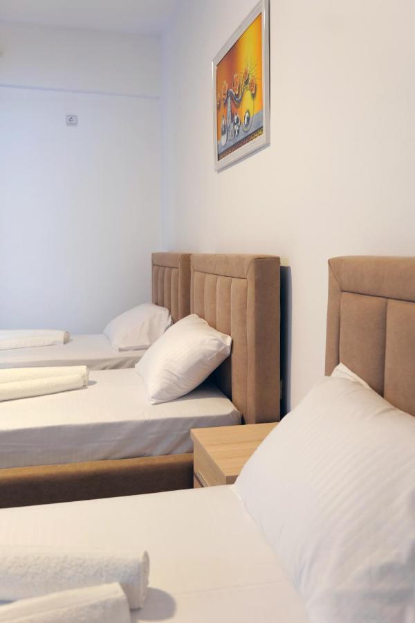 Mema Rooms Himare Eksteriør bilde